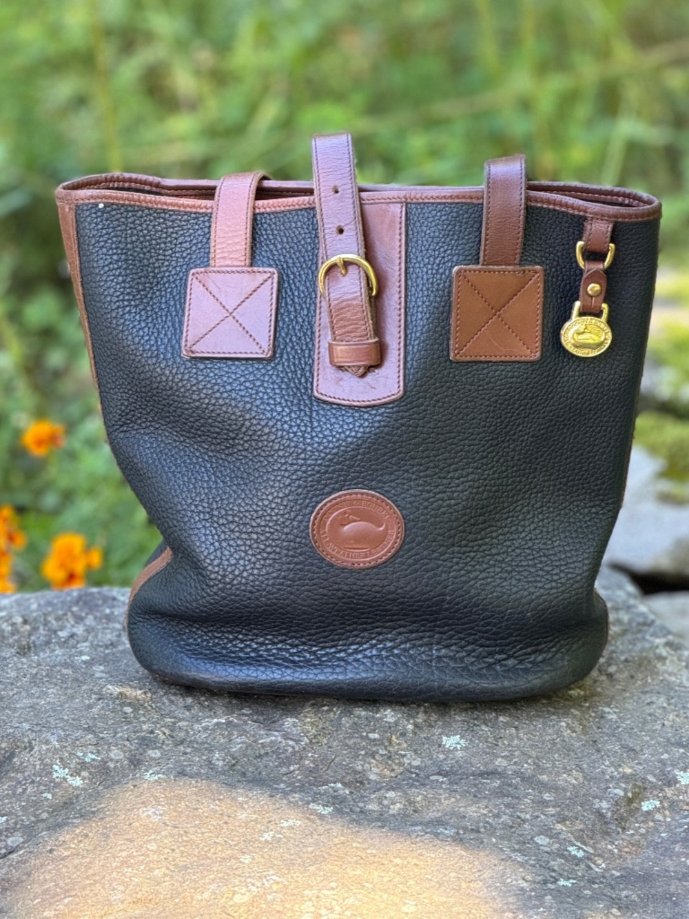Vintage Dooney & Bourke R41 AWL Leather Shopping Tote Navy British Tan USA Made